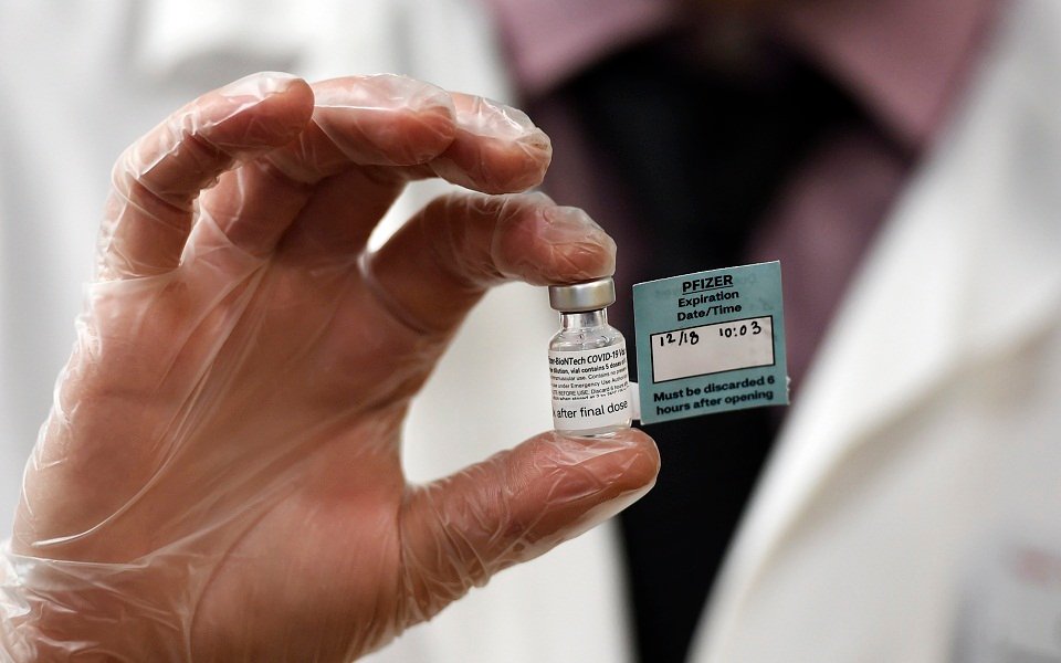 Σήμερα το εμβόλιο της Pfizer λαμβάνει ευρωπαϊκή έγκριση | Η ΚΑΘΗΜΕΡΙΝΗ