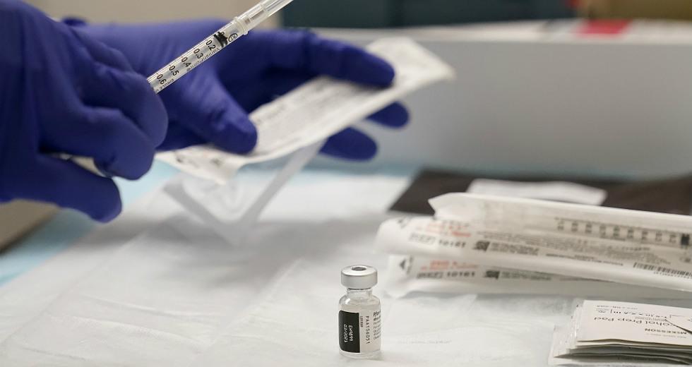Ξεκινούν οι πρώτοι εμβολιασμοί σε Ελλάδα και Ευρώπη | Η Εφημερίδα των Συντακτών