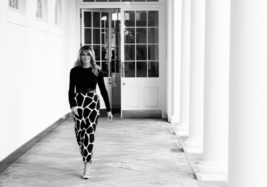 Μελάνια Τραμπ : Αποχαιρετά τον Λευκό Οίκο με ένα έργο τέχνης | in.gr