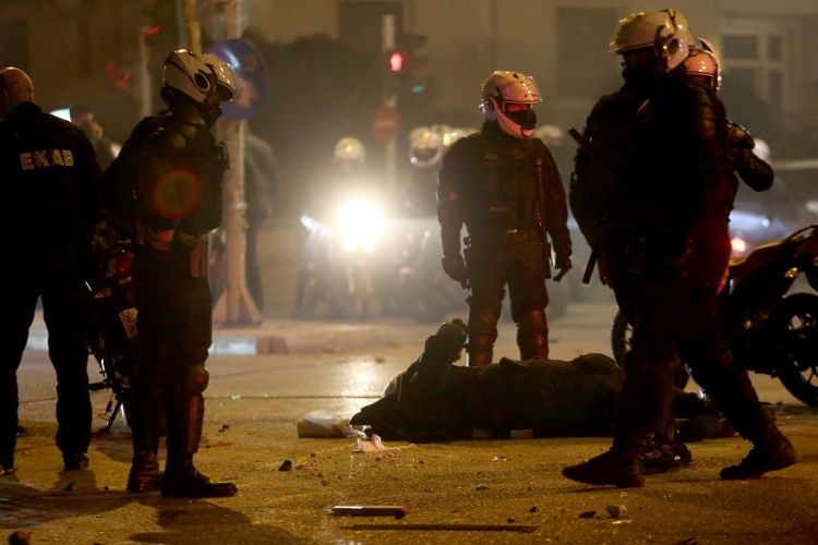 Νέα Σμύρνη: Η κατάθεση συναδέλφων τού αστυνομικού για την επίθεση | Athens Voice