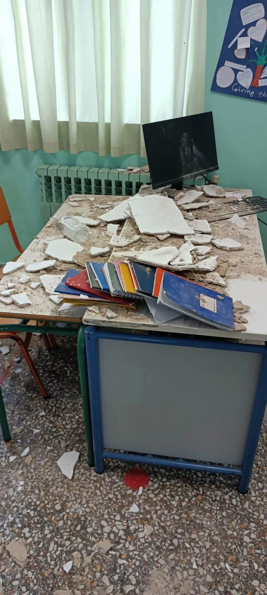 Βόλος: Κατέρρευσε τμήμα της οροφής σε τάξη δημοτικού σχολείου