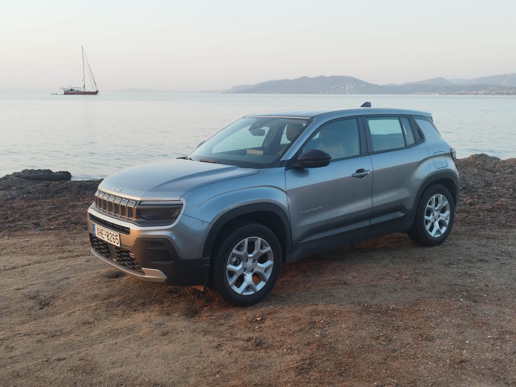 Jeep Avenger e-Hybrid: Το νέο υβριδικό SUV συνδυάζει καινοτομία και πρακτικότητα