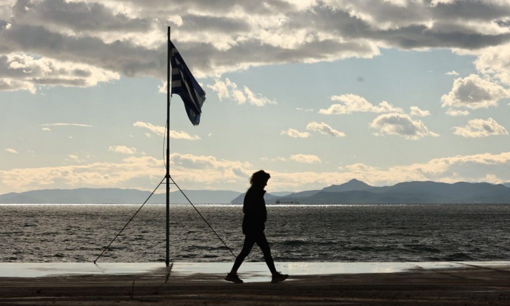 Αίθριος καιρός με λίγες τοπικές νεφώσεις και ήπιες θερμοκρασίες σε όλη τη χώρα